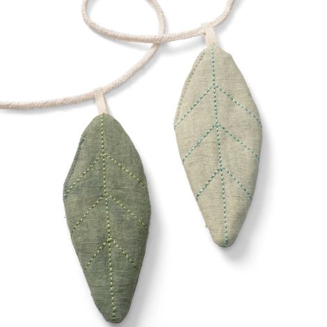 Dear April Beech Girlande Leaves 