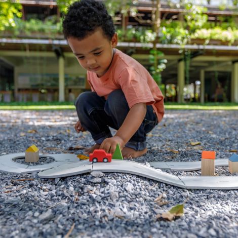 PlanToys Strassen und Schienen 